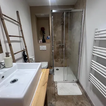 Renove Au Coeur Du Vieil Apartment